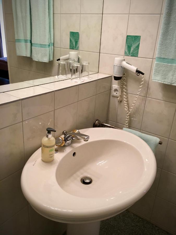 Hotel Kaiserswerth Дюссельдорф Экстерьер фото